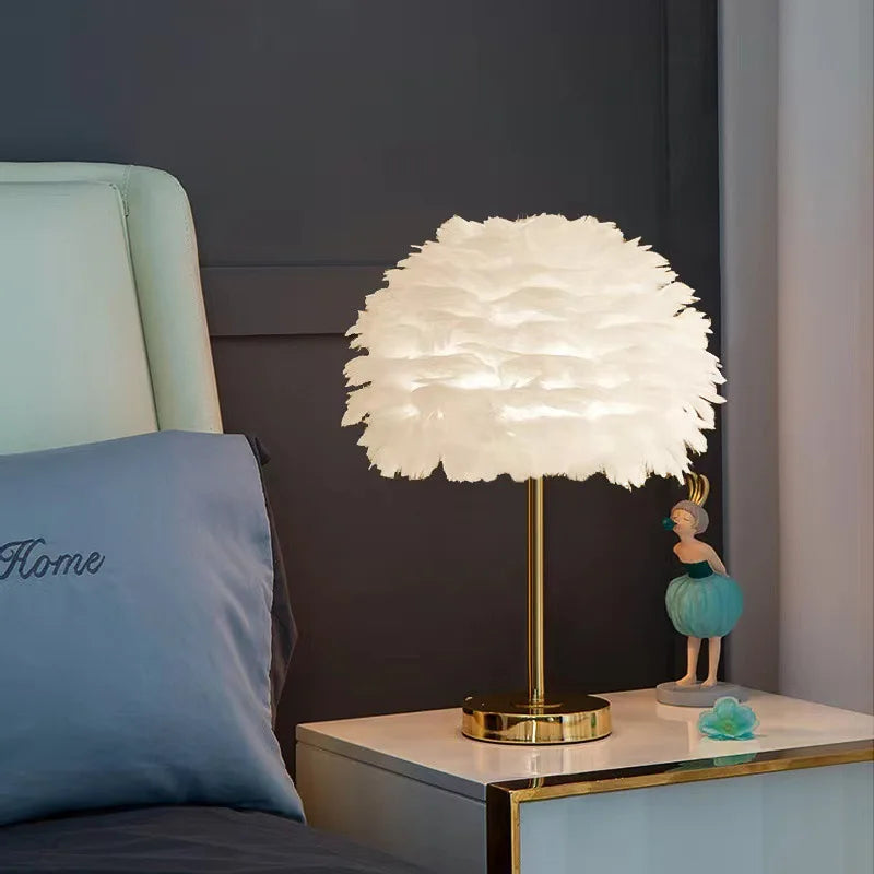 Abat-jour décoratif en plumes blanches, compatible E27/E14 pour lampe de bureau ou suspension élégante - Décoration intérieure