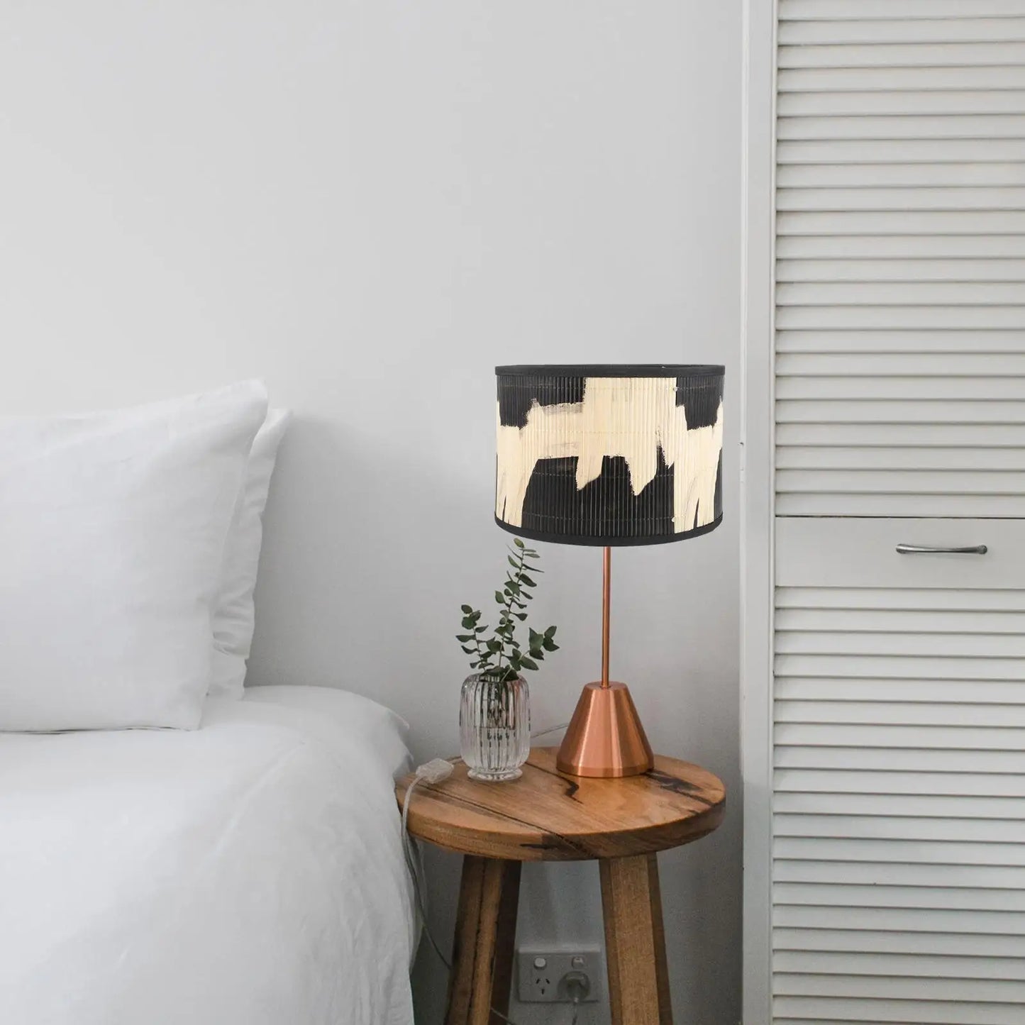 Abat-jour en bambou tissé avec tambour noir et crème élégant sur lampe de table - Décoration intérieure