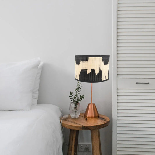 Abat-jour en bambou tissé avec tambour noir et crème élégant sur lampe de table - Décoration intérieure