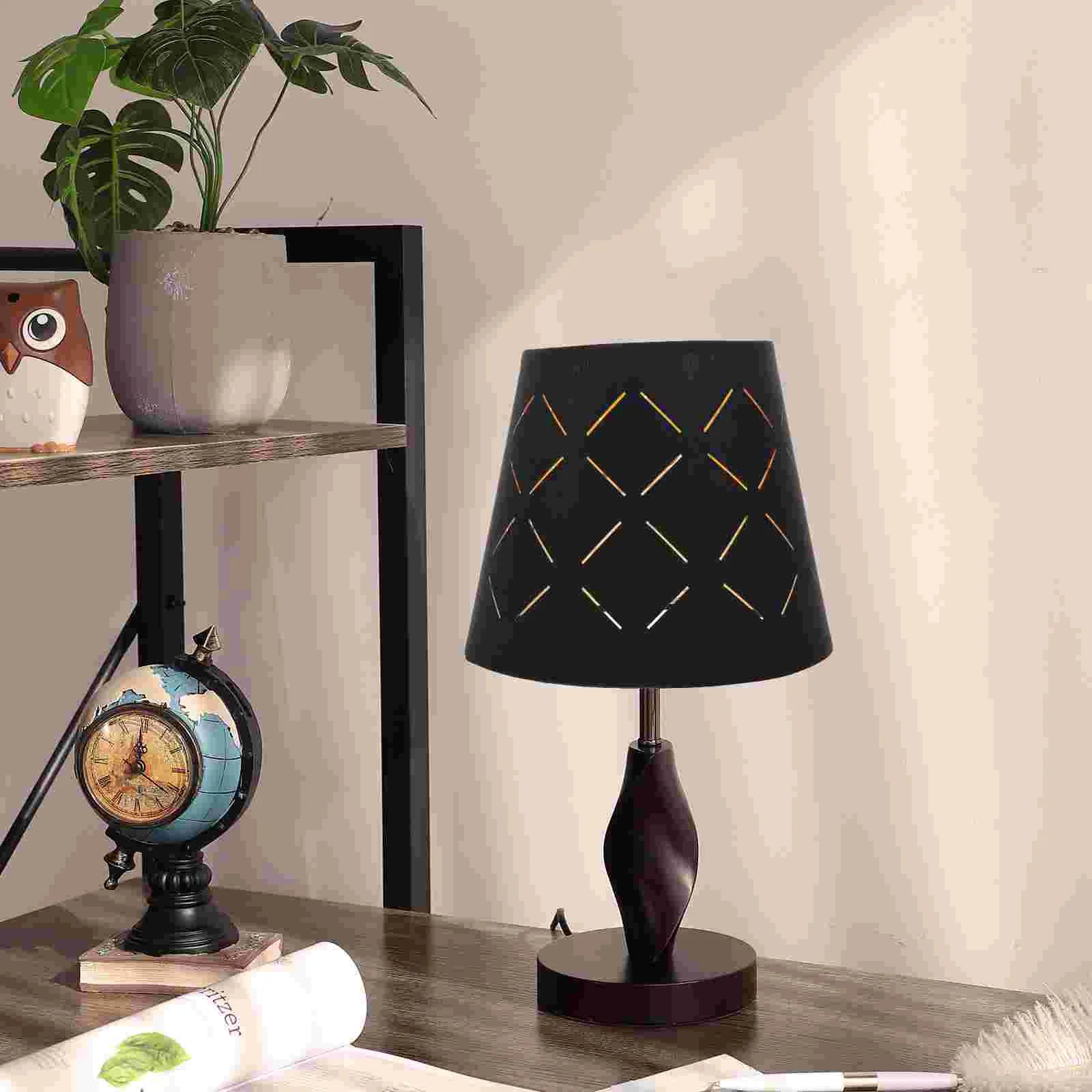 Abat-jour noir extérieur et doré intérieur en tissu, grand format, élégant pour lampe de bureau ou de salon - Décoration intérieure.