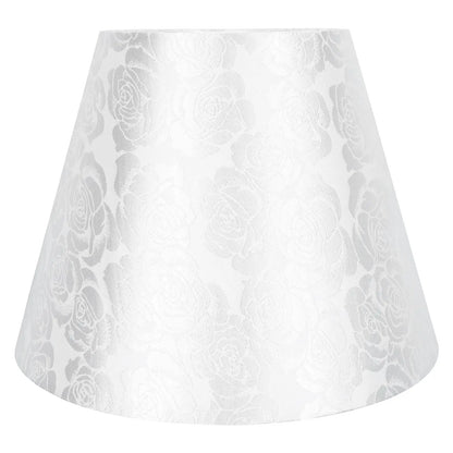 Abat-jour rétro en tissu jacquard brodé posé sur lampe de table avec déco vintage élégante - Décoration intérieure