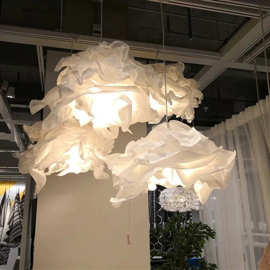Abat-jour suspendu en forme de nuage – décoration poétique pour plafond de salon, chambre ou bar avec lumière douce et vaporeuse - Décoration intérieure.