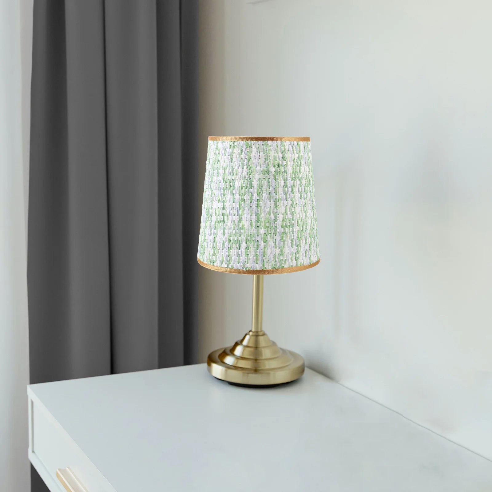 Abat-jour tissé coloré pour lampe de table – accessoire déco lumineux et artisanal - Décoration intérieure.