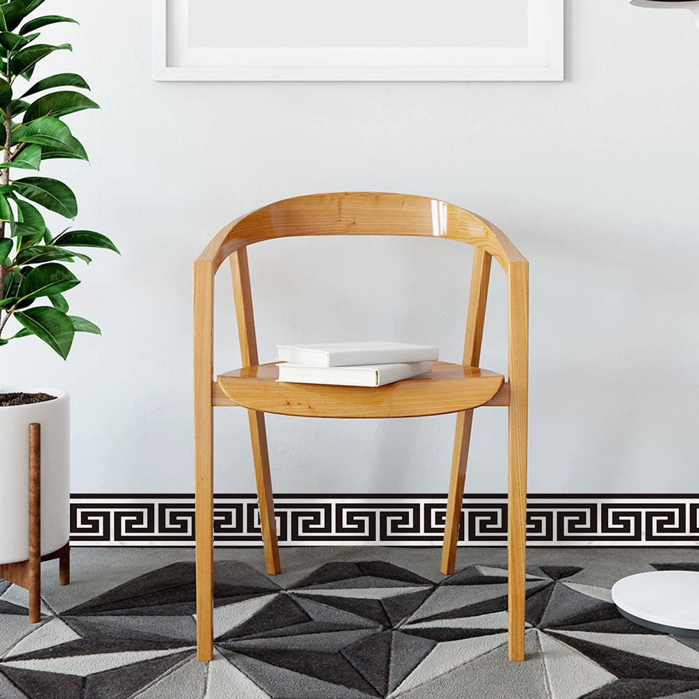 Autocollant mural géométrique vinyle 10×200 cm posé en bande décorative sur un mur de salon, style moderne et minimaliste - Décoration intérieure