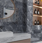 Autocollants muraux en PVC imitation marbre posés dans une salle de bain moderne ou un salon, revêtement décoratif imperméable et élégant en lot de 10 ou 20 pièces - Décoration intérieure