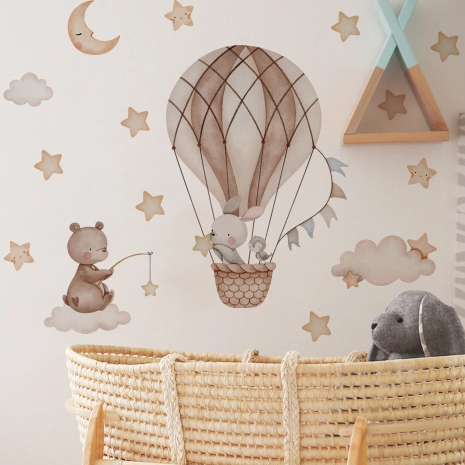 Autocollants muraux montgolfières et animaux (ours et lapins) dans une chambre d’enfant ou de bébé, déco douce et ludique en vinyle imperméable - Décoration intérieure