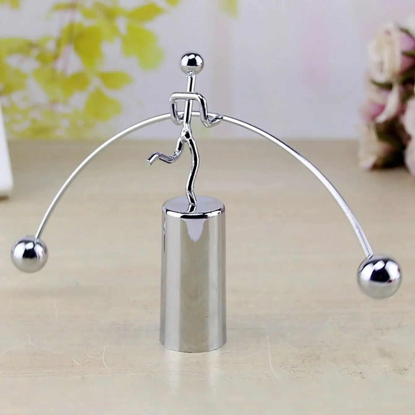 Balancier créatif Iron Man haltérophilie en mouvement perpétuel, décoration de bureau amusante et originale