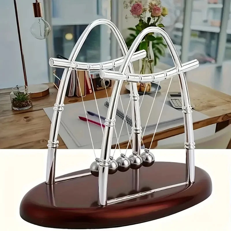 Berceau de Newton avec billes en acier, décoration de bureau à mouvement perpétuel élégant et scientifique