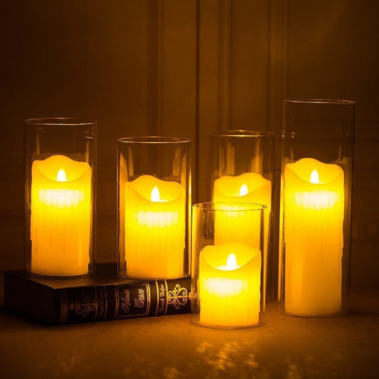 Bougeoir Abat-jour en verre sans fond avec bougie allumée à l’intérieur. Décoration intérieure