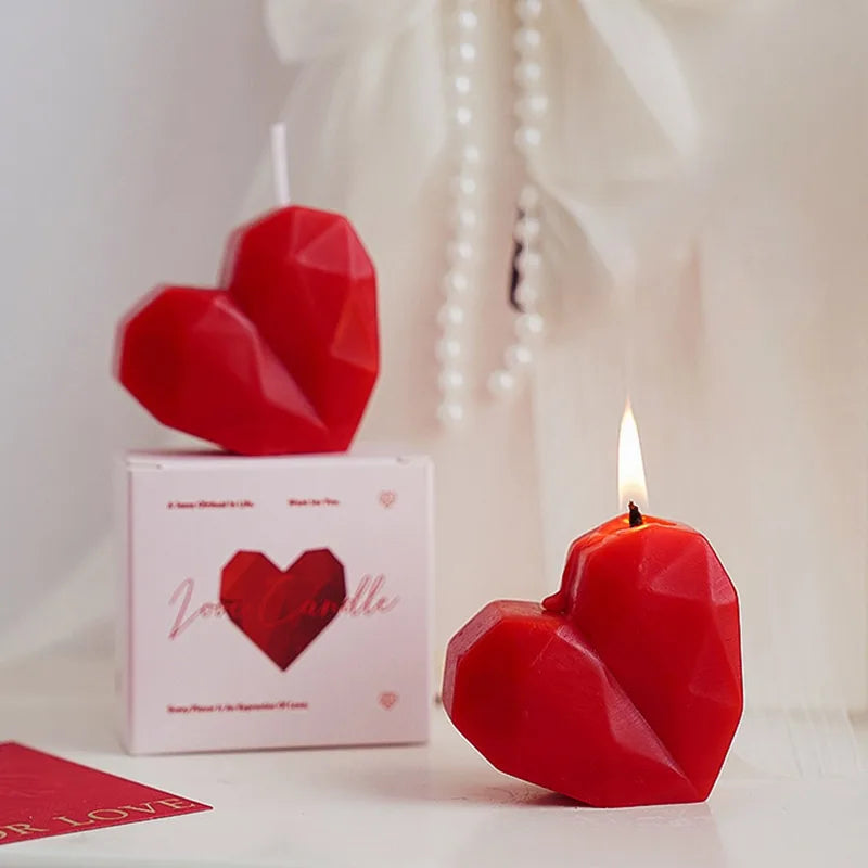 Bougie d’aromathérapie romantique en forme de cœur rouge parfumé, décoration élégante et cadeau raffiné