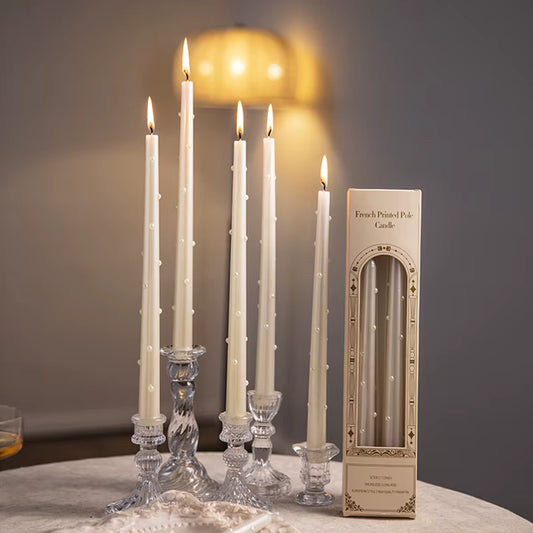 Bougies romantiques en perles blanches, longues tiges coniques, lot de 2 pour mariage et décoration élégante. Décoration intérieure