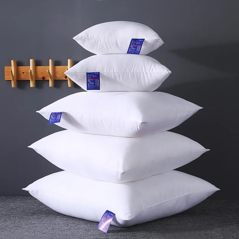 Coussin décoratif blanc avec rembourrage, doux et élégant – disponible en plusieurs tailles pour canapé, bureau, voiture ou salon - Décoration intérieure