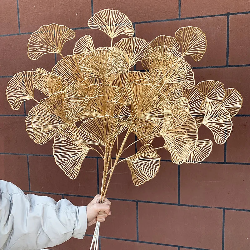 Filet décoratif doré en forme de feuille à trois branches pour décoration intérieure élégante