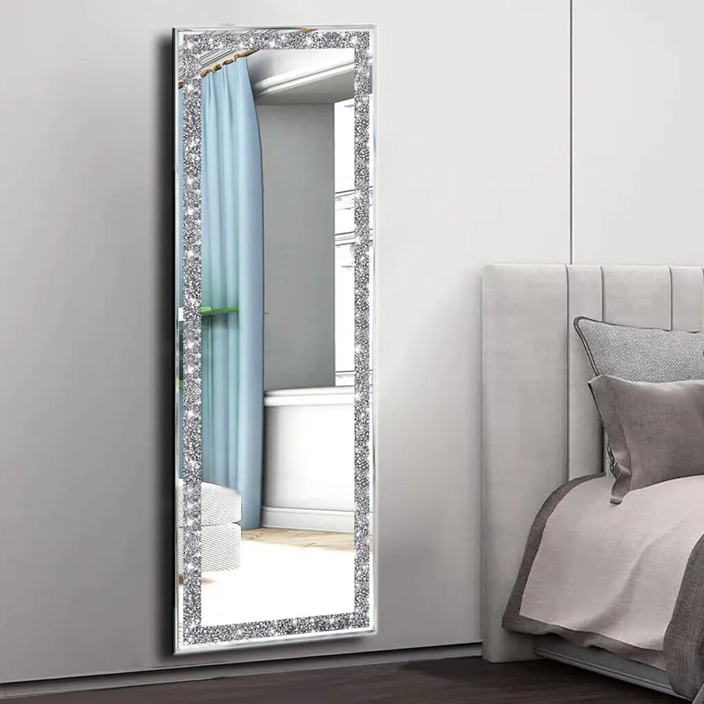 Grand miroir mural décoratif sans cadre en cristal argenté avec strass scintillants, idéal pour décoration intérieure maison ou hôtel - Décoration intérieure