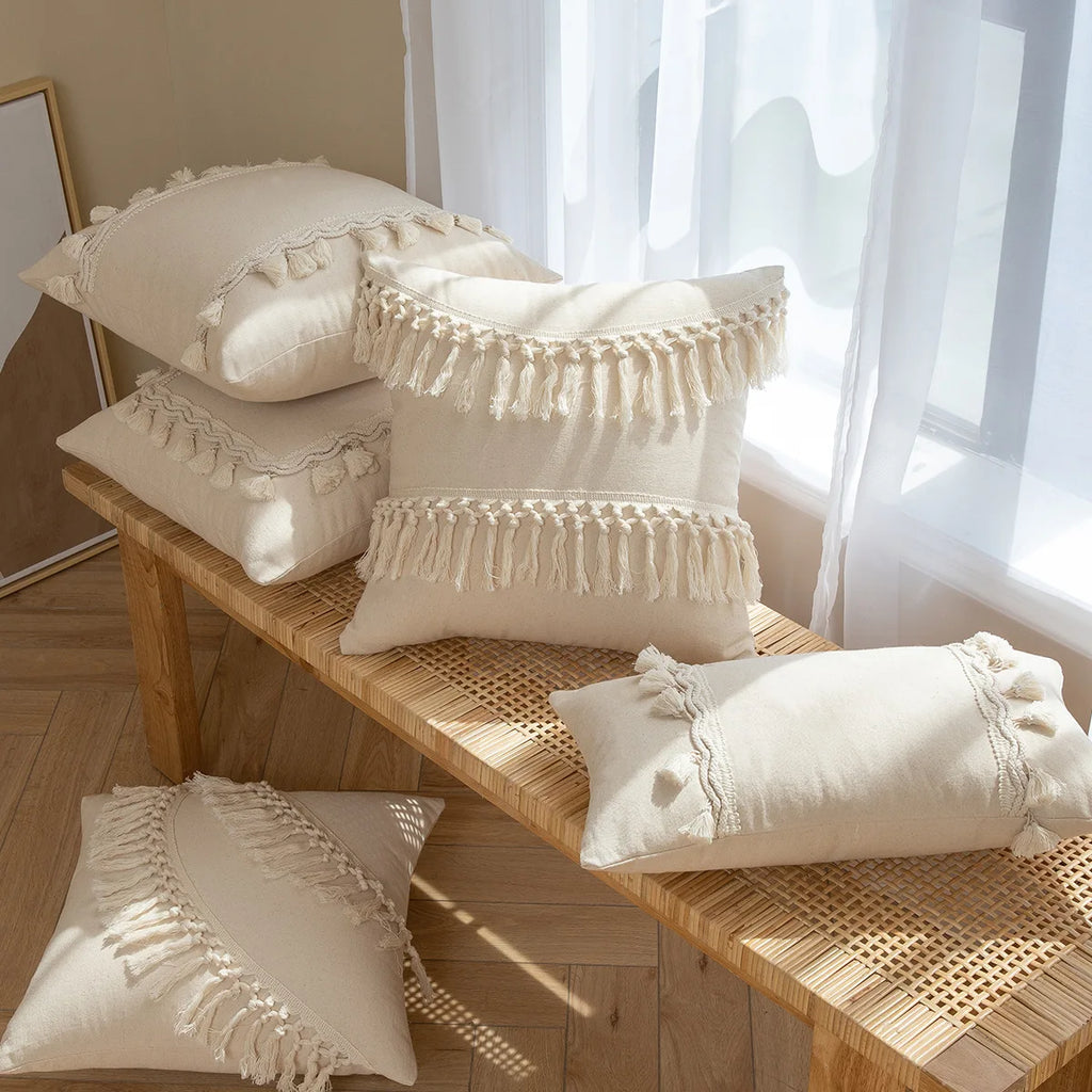 Housse de coussin beige à franges style marocain, en coton tissé fait main, décoration artisanale pour salon ou chambre - Décoration intérieure