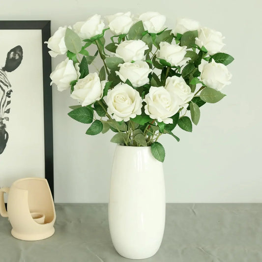 Lot de 50 roses artificielles en velours pour décoration florale élégante, mariage ou intérieur romantique