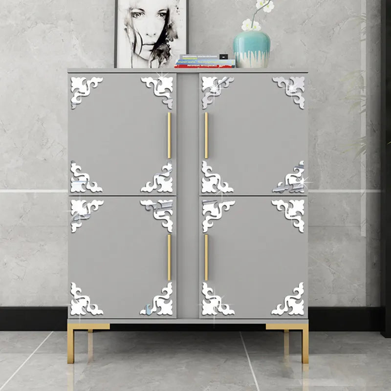 Miroir décoratif autocollant en acrylique 3D géométrique installé sur une armoire à chaussures, apportant une touche design à un coin de pièce - Décoration intérieure