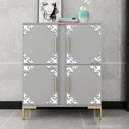 Miroir décoratif autocollant en acrylique 3D géométrique installé sur une armoire à chaussures, apportant une touche design à un coin de pièce - Décoration intérieure