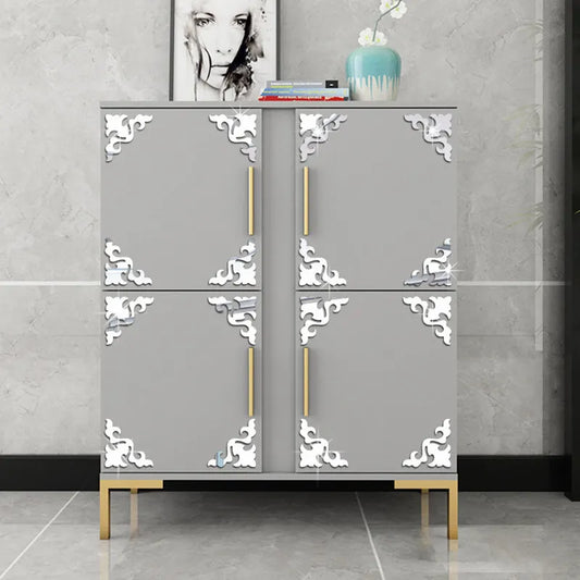 Miroir décoratif autocollant en acrylique 3D géométrique installé sur une armoire à chaussures, apportant une touche design à un coin de pièce - Décoration intérieure