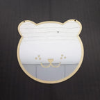Miroir décoratif en acrylique avec cadre en bois naturel, orné de dessins de lapin et de nuage style cartoon, accroché dans une chambre d'enfant - Décoration intérieure