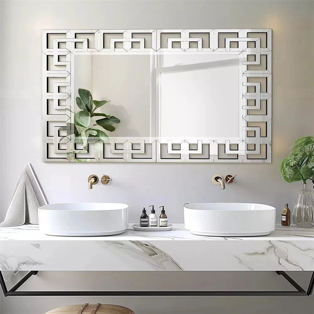 Miroir mural décoratif rectangulaire Wisfor Art 48×28", au style grec vénitien argenté, fixé sur le mur d’un salon chic et lumineux - Décoration intérieure