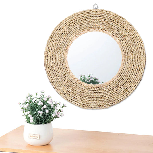 Miroir mural rond en rotin tressé au style bohème vintage accroché sur un mur blanc dans une chambre cosy, apportant chaleur et texture naturelle à la déco - Décoration intérieure