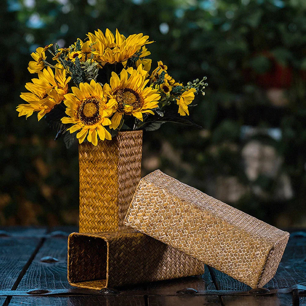 Panier en osier tissé de forme large utilisé comme vase décoratif - Décoration intérieure