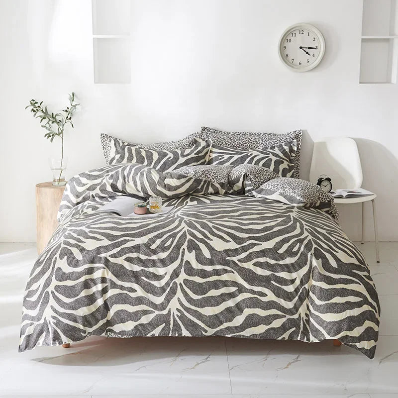 Parure de lit imprimée léopard noir et blanc – housse de couette et taies – style sauvage et chic pour chambre moderne. Décoration Intérieure.