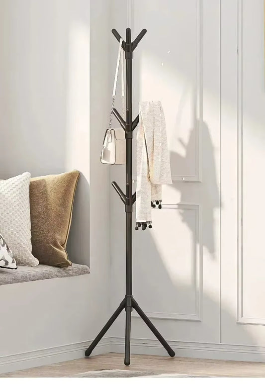 Porte‑manteau multi‑crochets design naturel pour salon. Décoration intérieure