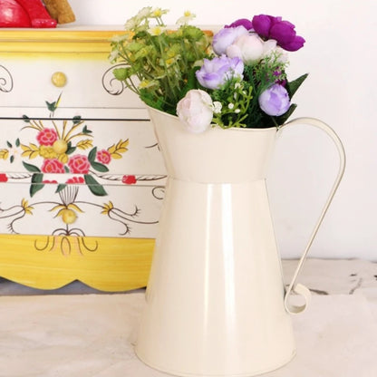 Pot à lait blanc au style rustique - Décoration intérieure