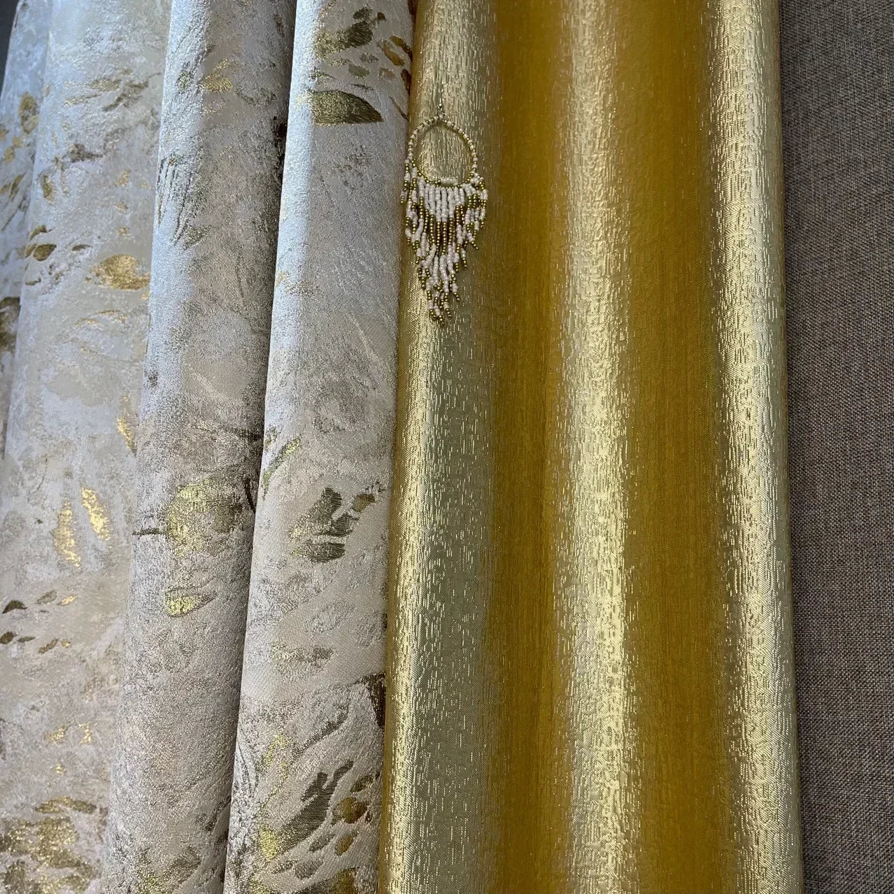 Rideaux crème champagne jacquard fil d’or, haute précision et occultation, décoration moderne et luxueuse pour salon, chambre ou salle à manger - Décoration intérieure