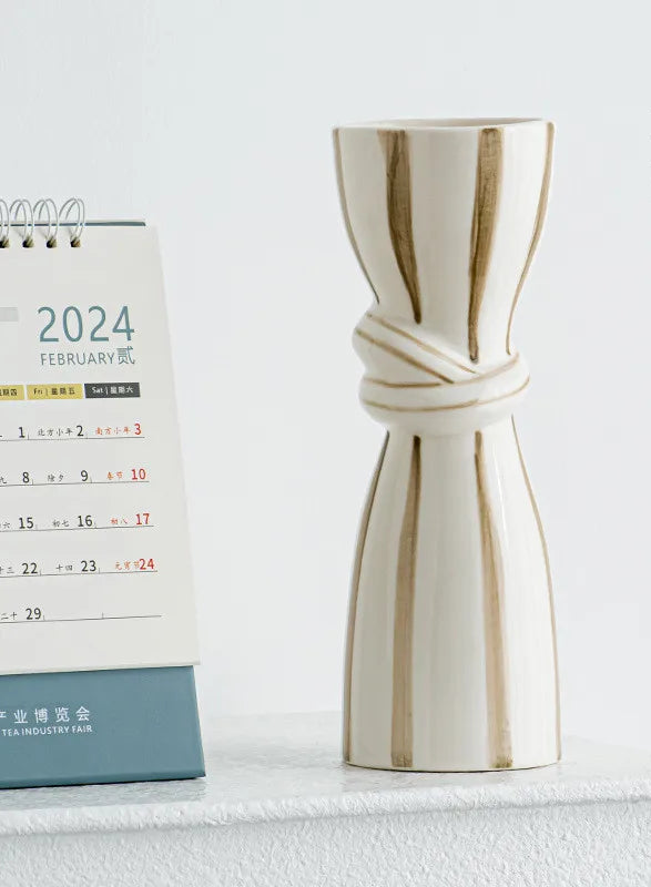 Vase en Céramique à Double Anse