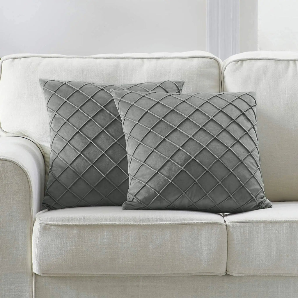 Housses de coussin en velours gris foncé à carreaux