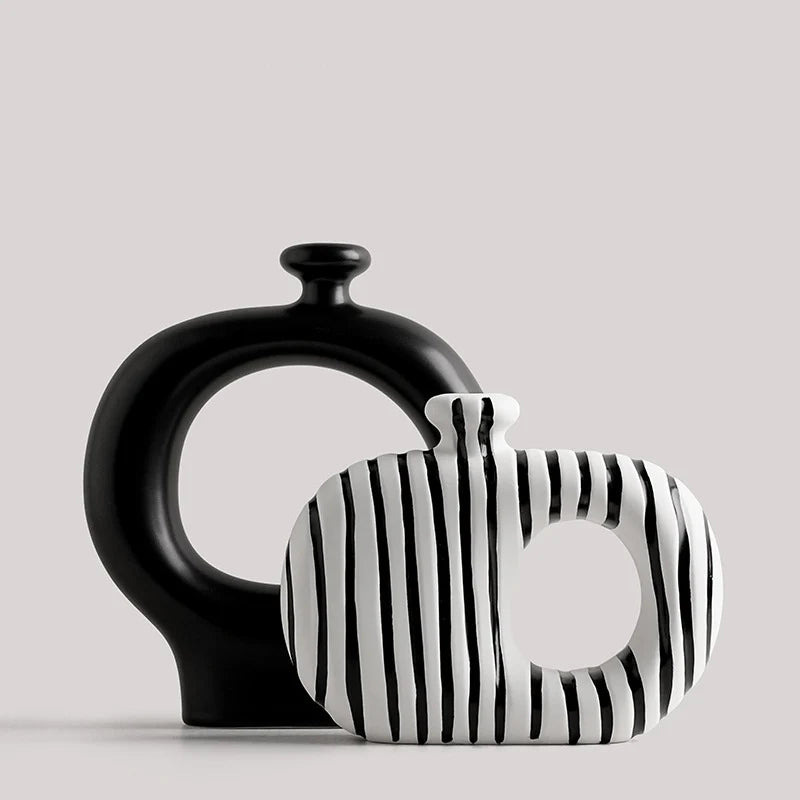 Vase en Céramique à Rayures