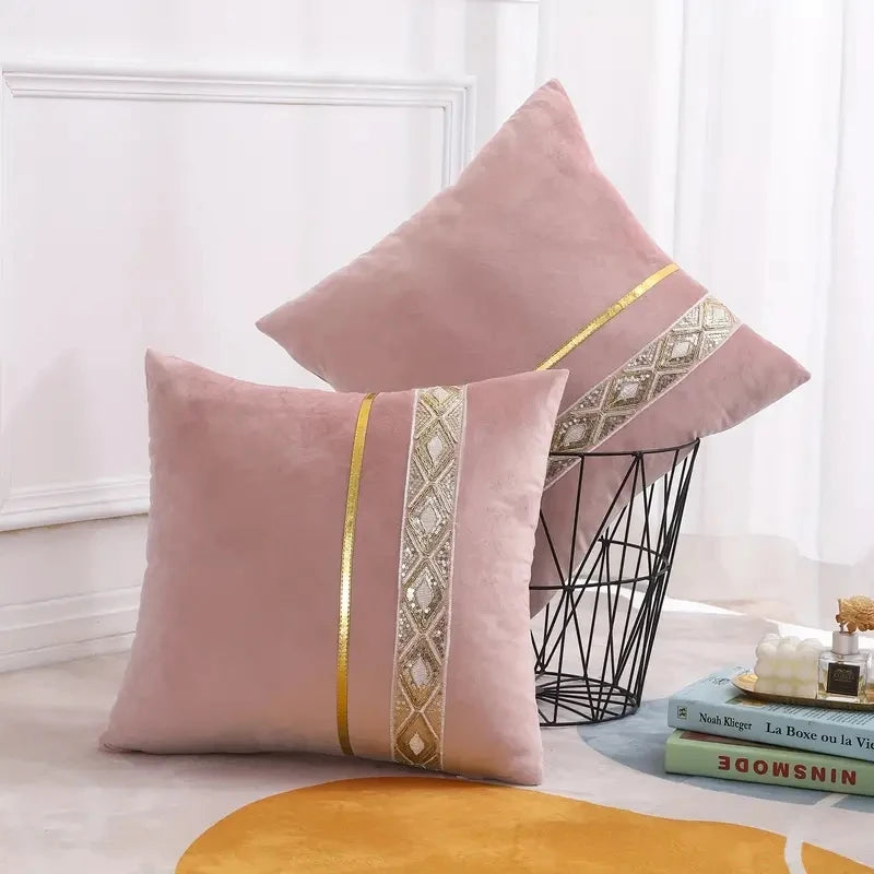 Housse de Coussin Brodée à Pailletés