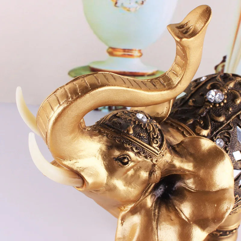 Statue d’éléphant en résine Dorée