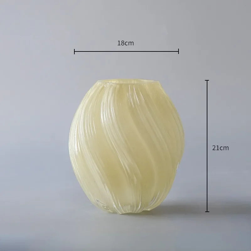 Vase en Verre Torsadé