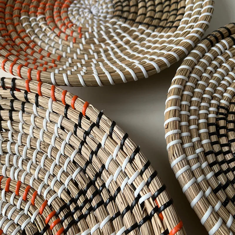 Panier Mural en Paille Colorée