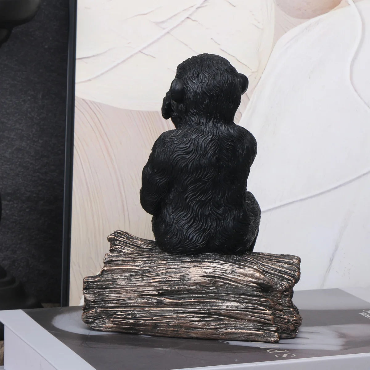 Sculpture de Gorille noire