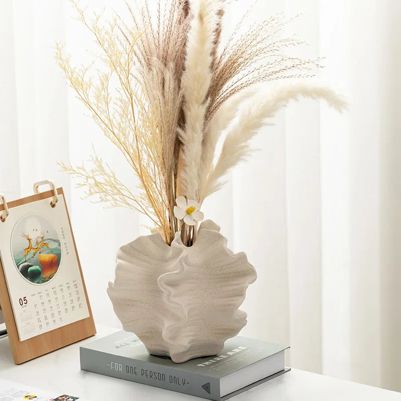 Vase en Céramique motifs pétale ondulé