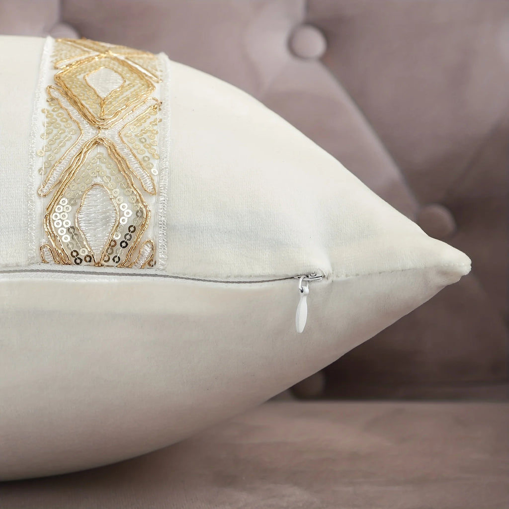 Housse de Coussin Brodée à Pailletés