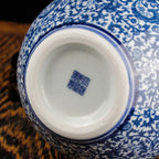 Vase en Porcelaine Bleue et Blanche