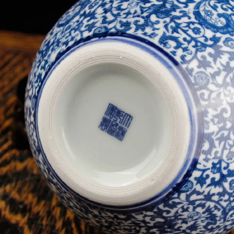Vase en Porcelaine Bleue et Blanche