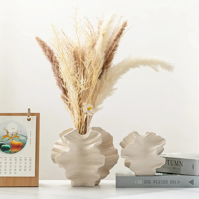 Vase en Céramique motifs pétale ondulé