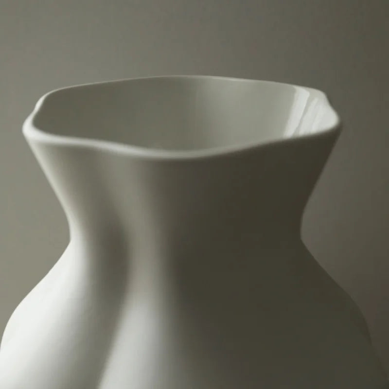 Vase en Céramique Blanc mat forme corps humain