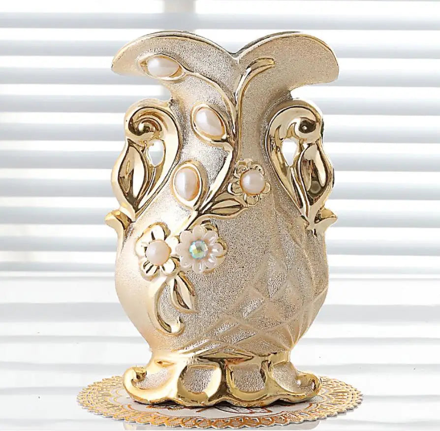 Vase en Porcelaine Givrée Dorée