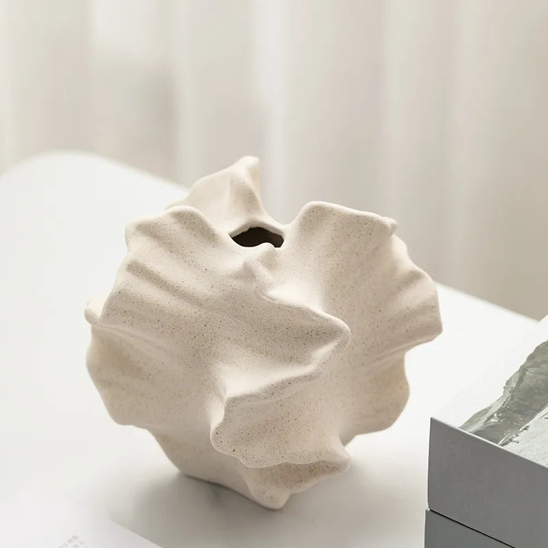 Vase en Céramique motifs pétale ondulé