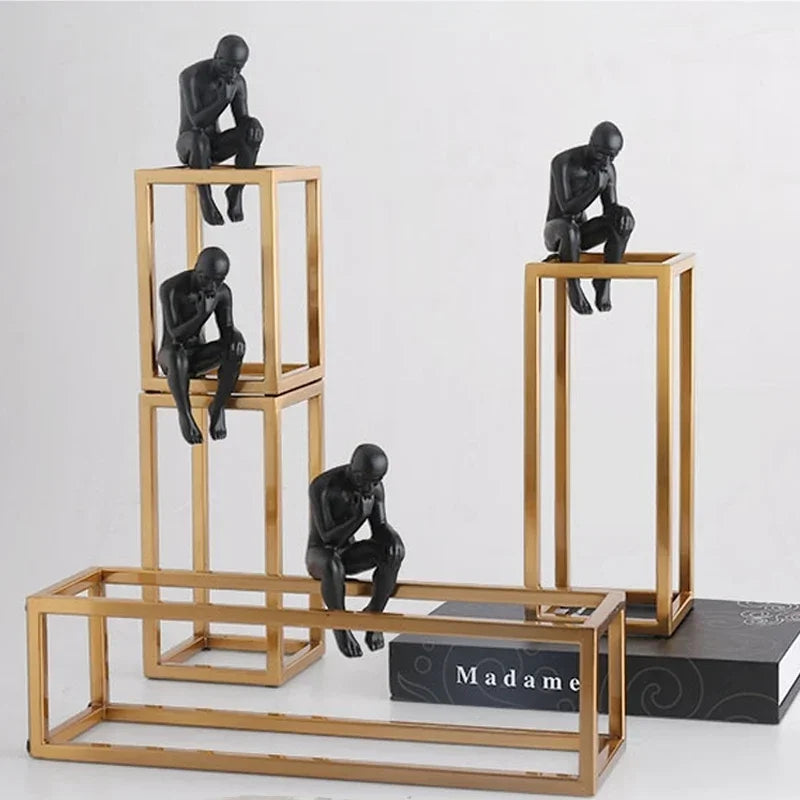 Figurine de Penseur en Métal noir