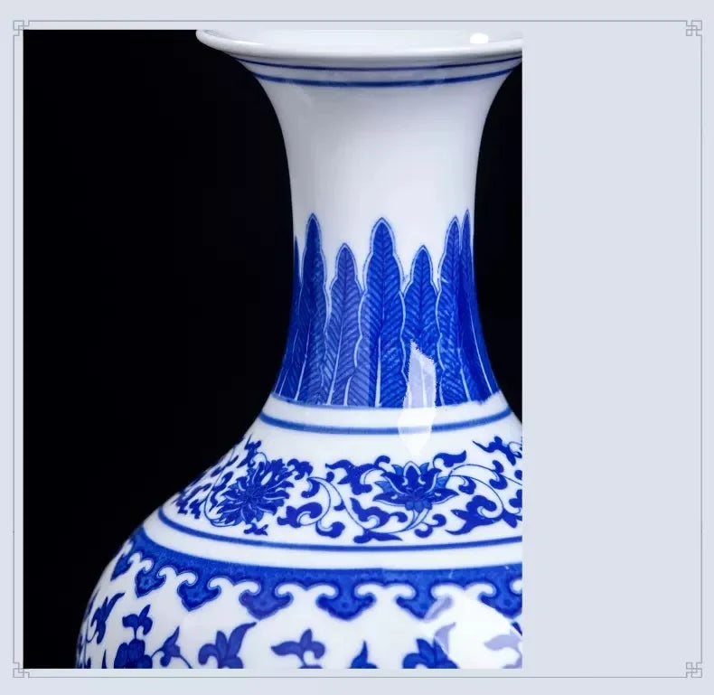 Vase en Porcelaine Bleu et Blanc de Jingdezhen