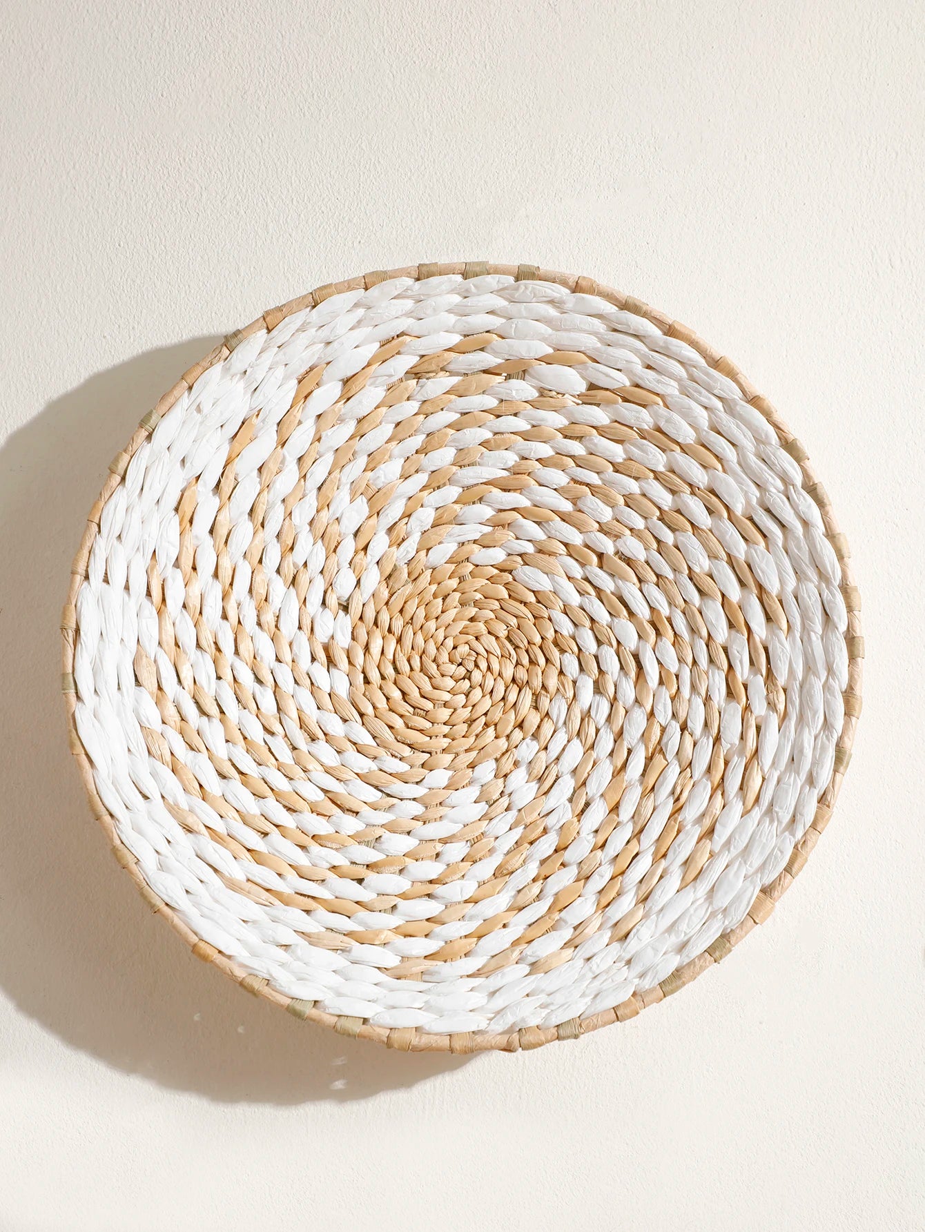 Panier mural en jonc de mer fait main